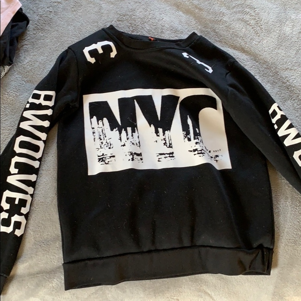 black NYC pullover